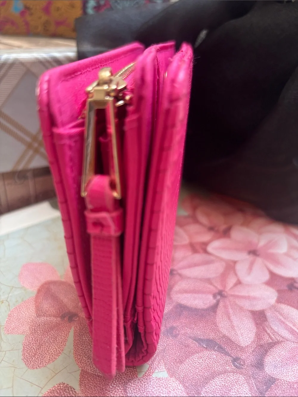 No Boundaries Women's Bexley Pink Textured Wallet